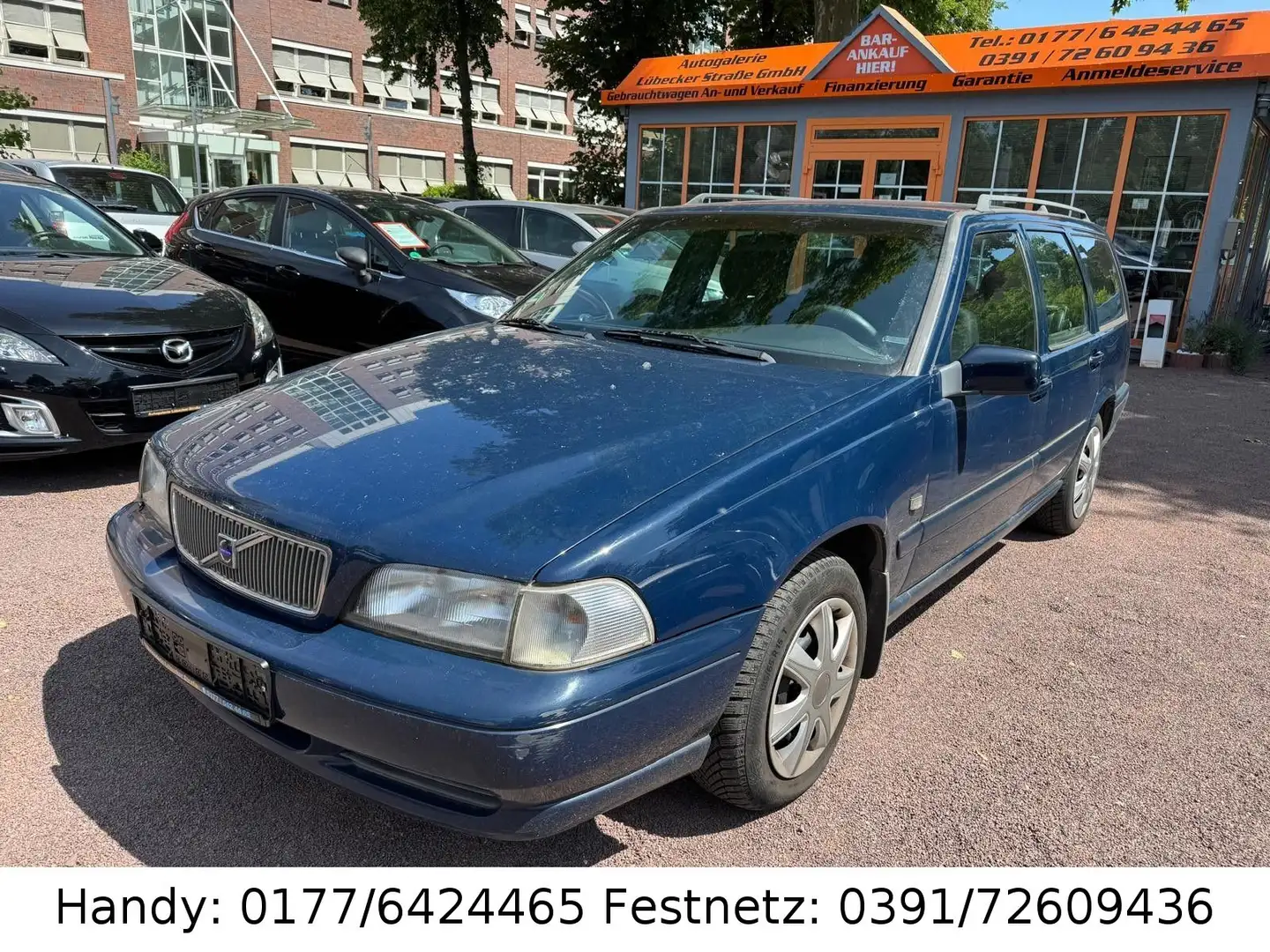 Volvo V70 2.5-10V Blau - 1
