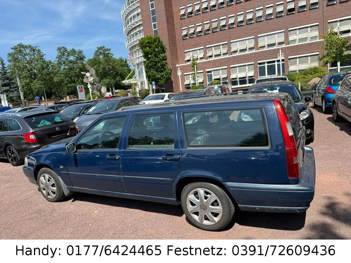Volvo V70 2.5-10V Blau - 2