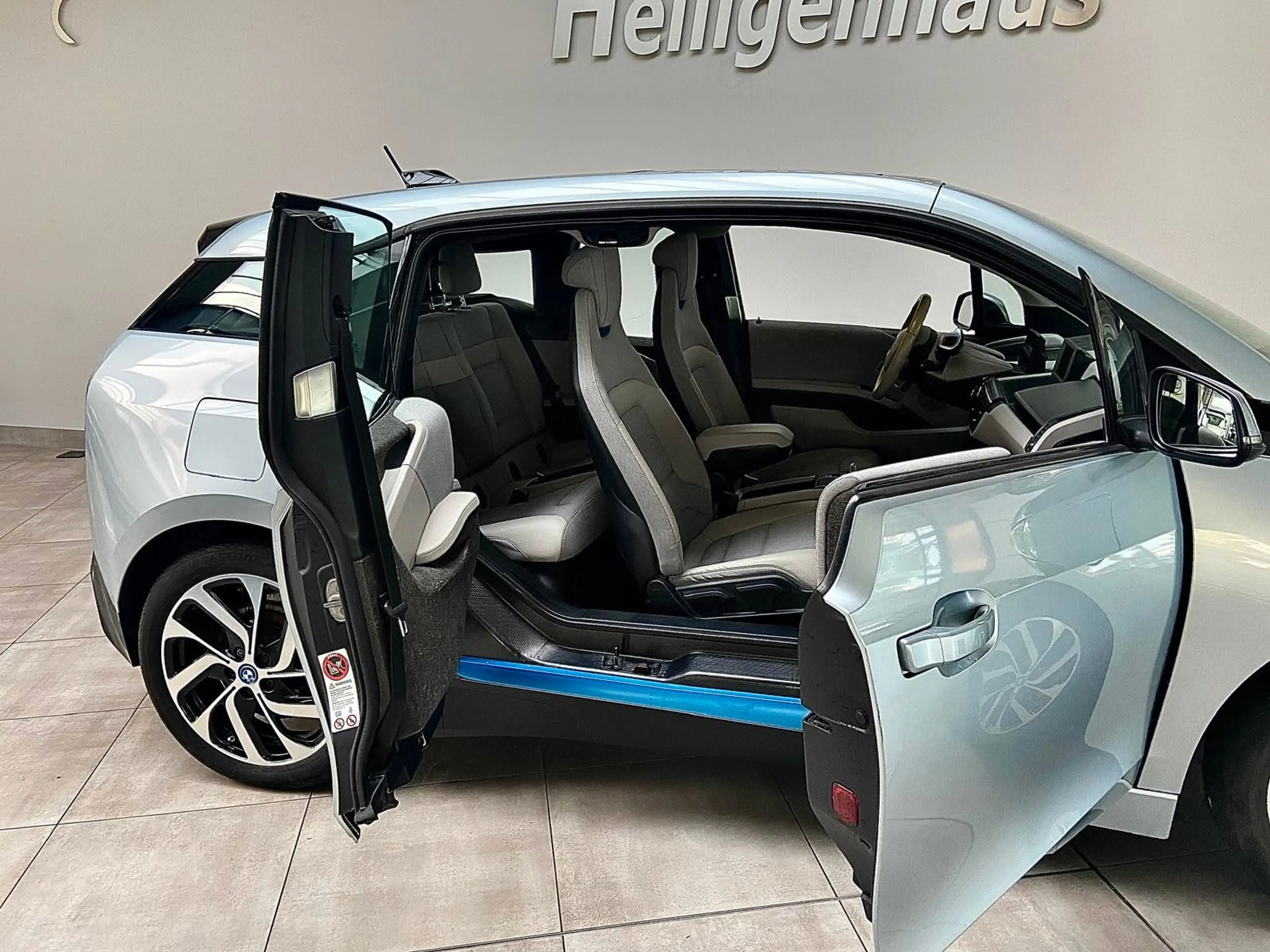BMW i3 REX RANGE EXTENDER ACC Kamera Pano Navi SHZ — photo 12