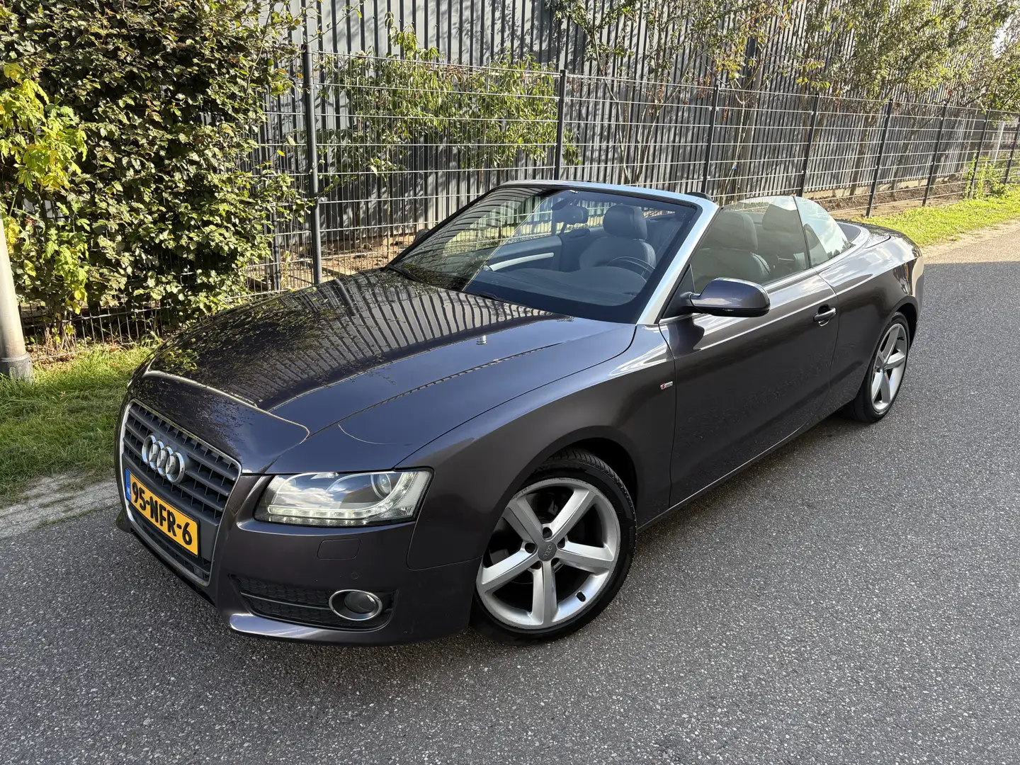 Audi A5 Cabriolet 2.0 TFSI Pro Line / AUTOMAAT / S-LINE / Mauve - 2