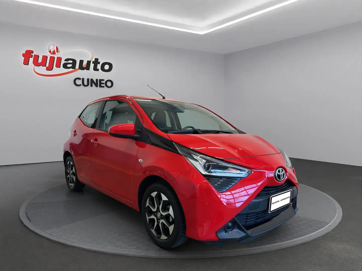 Toyota Aygo Aygo 5p 1.0 x-fun 72cv Rosso - 2