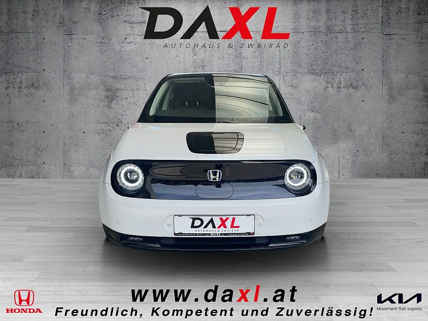 Honda e Advanc 17" *Panoramadach* Alb - 2