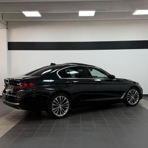BMW 530 Limo. 530 d xDrive Luxury VOLLAUSSTATTUNG — photo 7