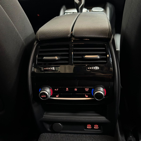 BMW 530 Limo. 530 d xDrive Luxury VOLLAUSSTATTUNG — photo 12