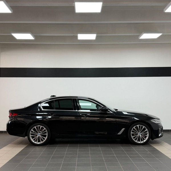 BMW 530 Limo. 530 d xDrive Luxury VOLLAUSSTATTUNG — photo 5