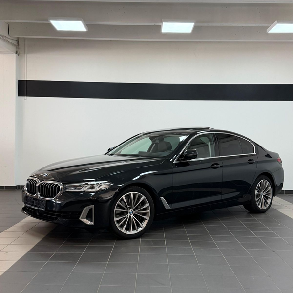 BMW 530 Limo. 530 d xDrive Luxury VOLLAUSSTATTUNG — photo 2
