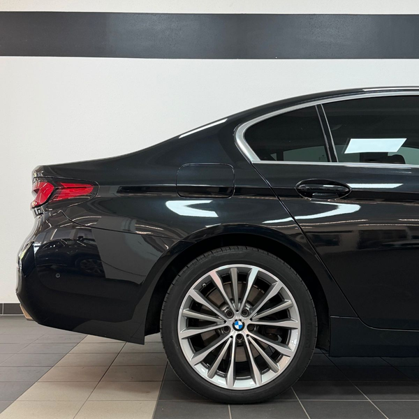 BMW 530 Limo. 530 d xDrive Luxury VOLLAUSSTATTUNG — photo 11