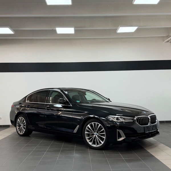 BMW 530 Limo. 530 d xDrive Luxury VOLLAUSSTATTUNG — photo 3