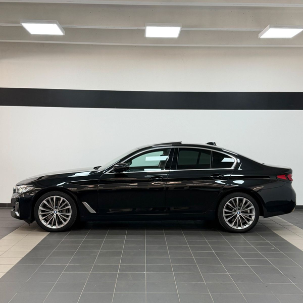 BMW 530 Limo. 530 d xDrive Luxury VOLLAUSSTATTUNG — photo 4