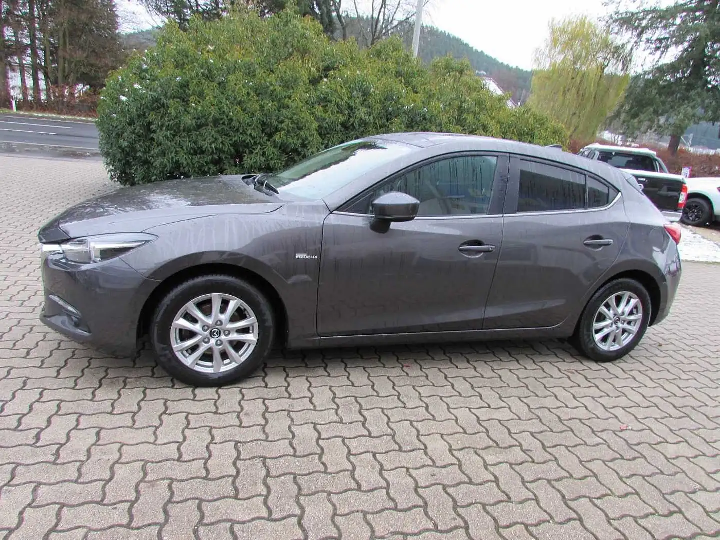 Mazda 3 SKYACTIVE-G 120 Exclusive-Line Grau - 2