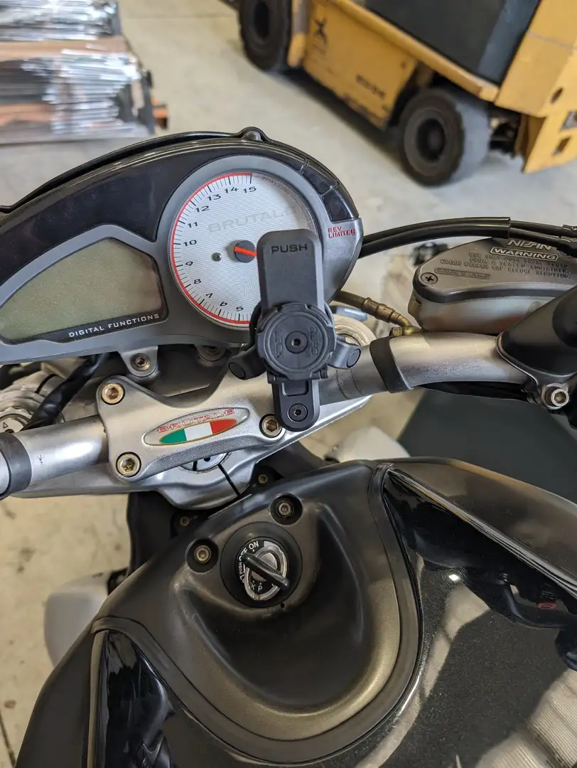 MV Agusta Brutale 750 Negro - 2