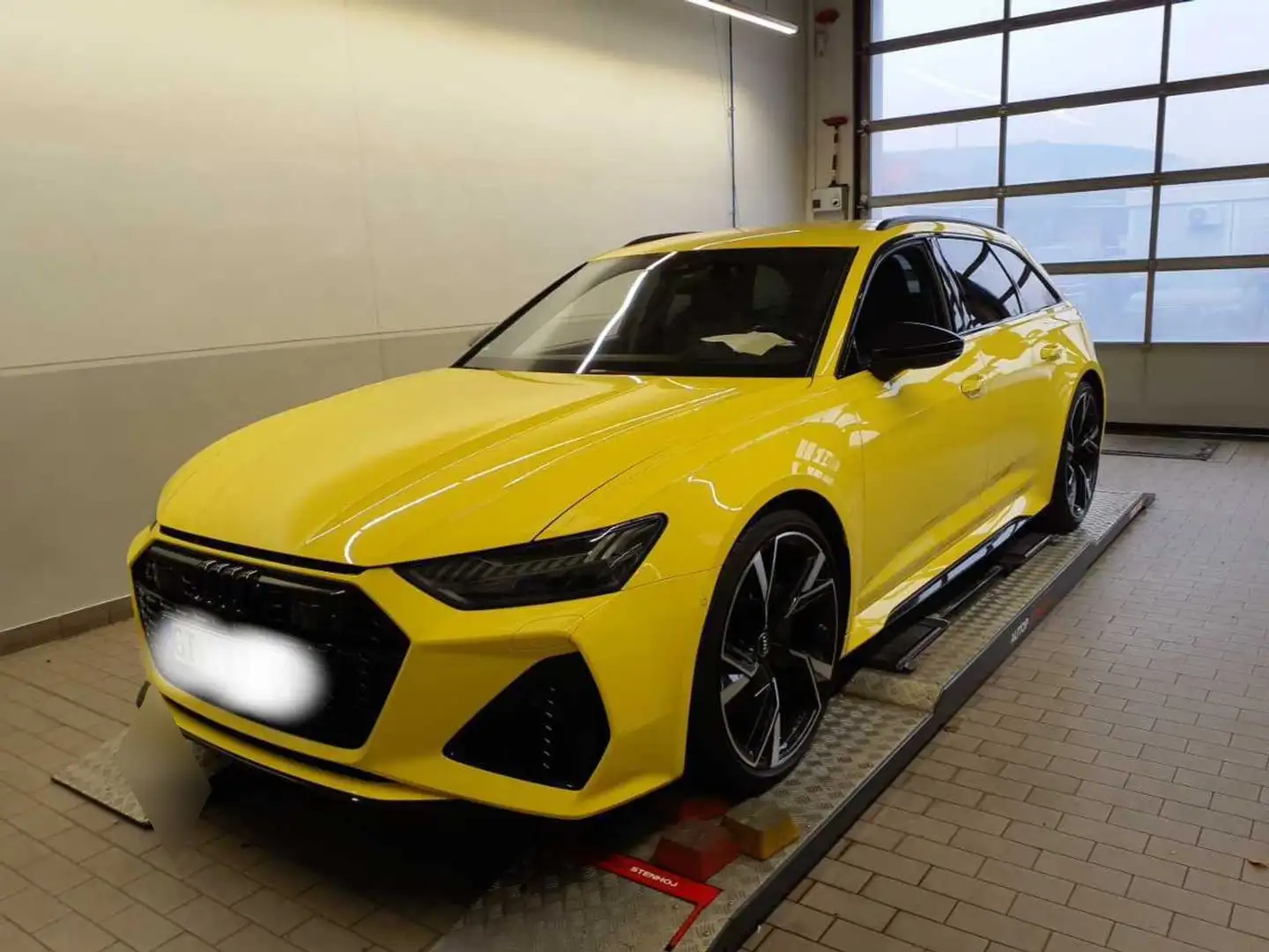 Audi RS6 +AHK+SPORTABGAS+KERAMIK+DYNAMIK+HUD+ Gelb - 2