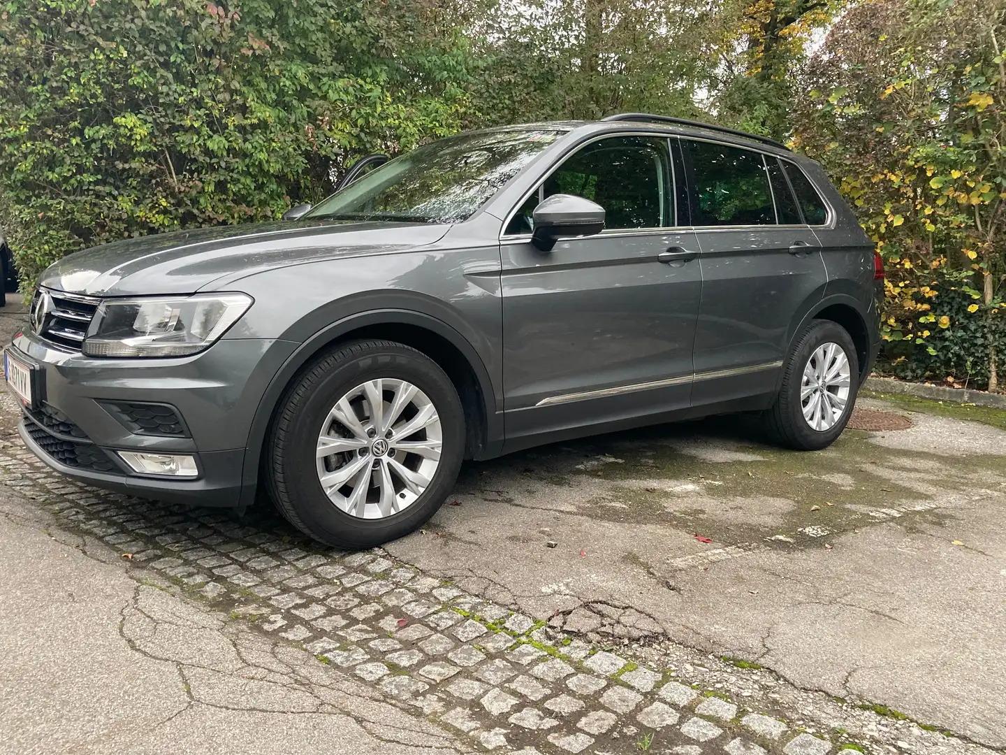 Volkswagen Tiguan Tiguan 2,0 TDI SCR Comfortline DSG Comfortline Grau - 1