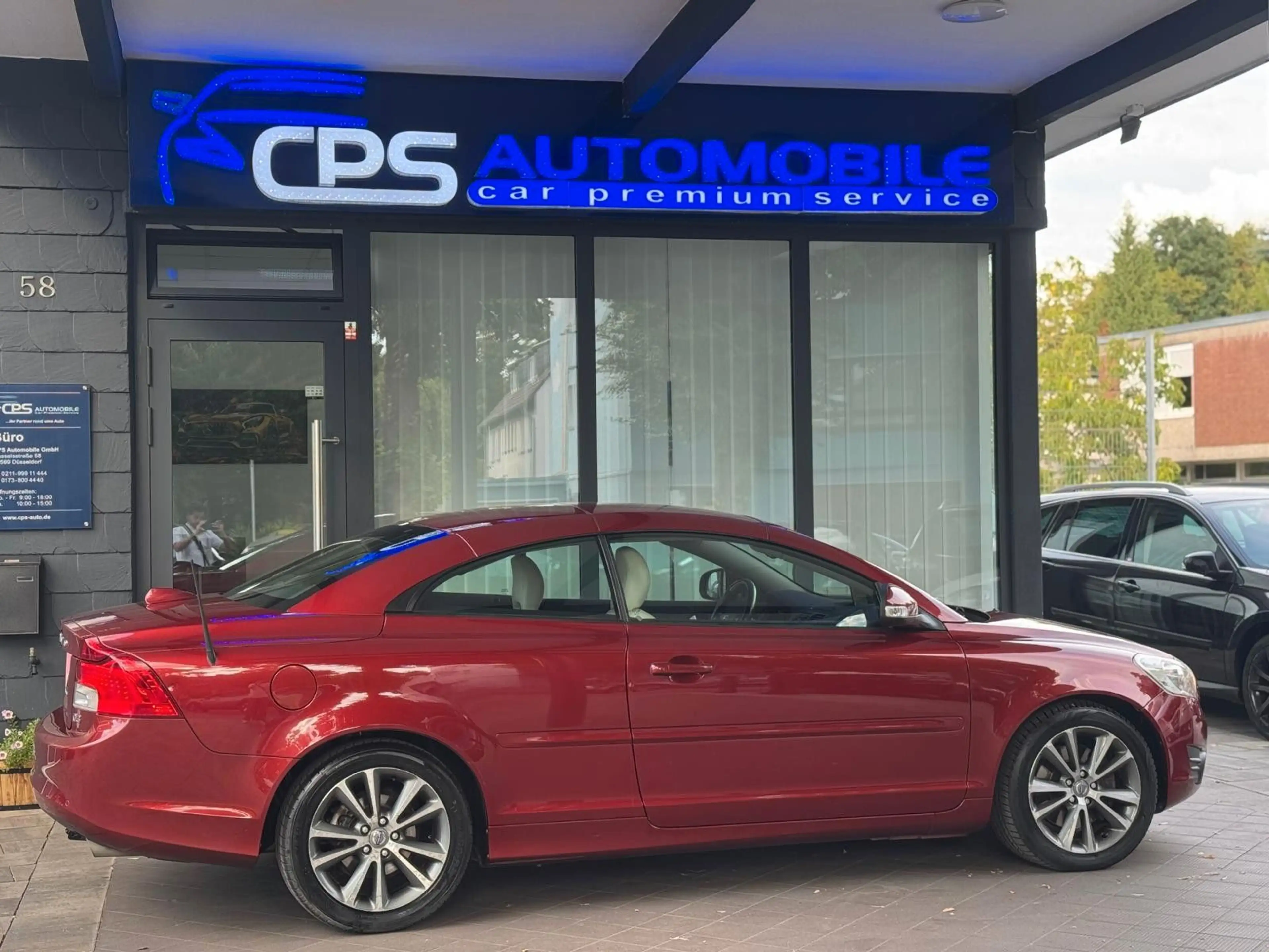 Volvo C70 Cabriolet D3 Momentum / TÜV Neu — photo 3