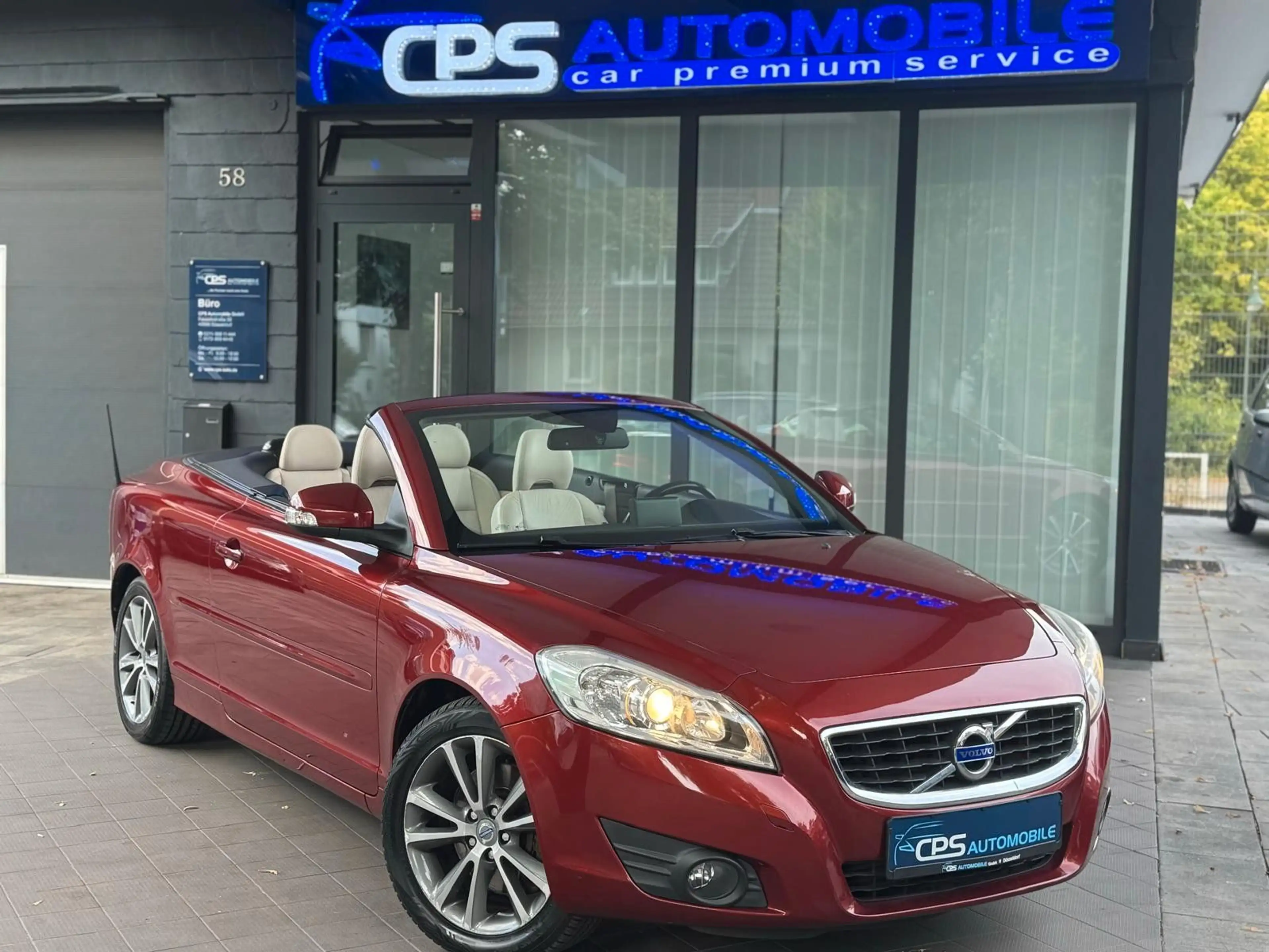 Volvo C70 Cabriolet D3 Momentum / TÜV Neu — photo 7