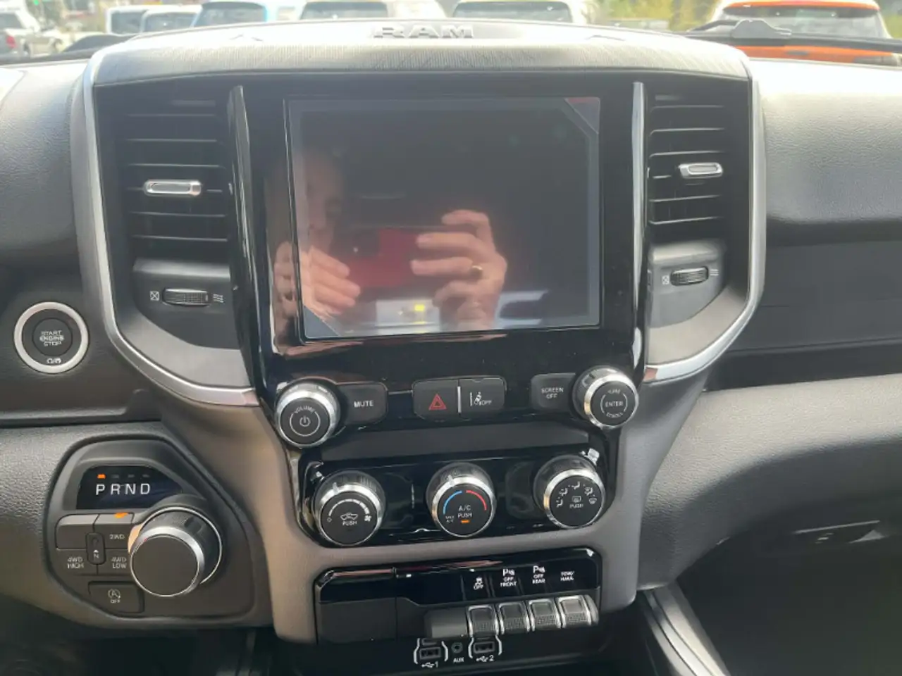RAM 1500 снимка RAM 1500