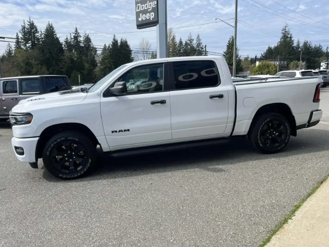 RAM 1500 снимка RAM 1500