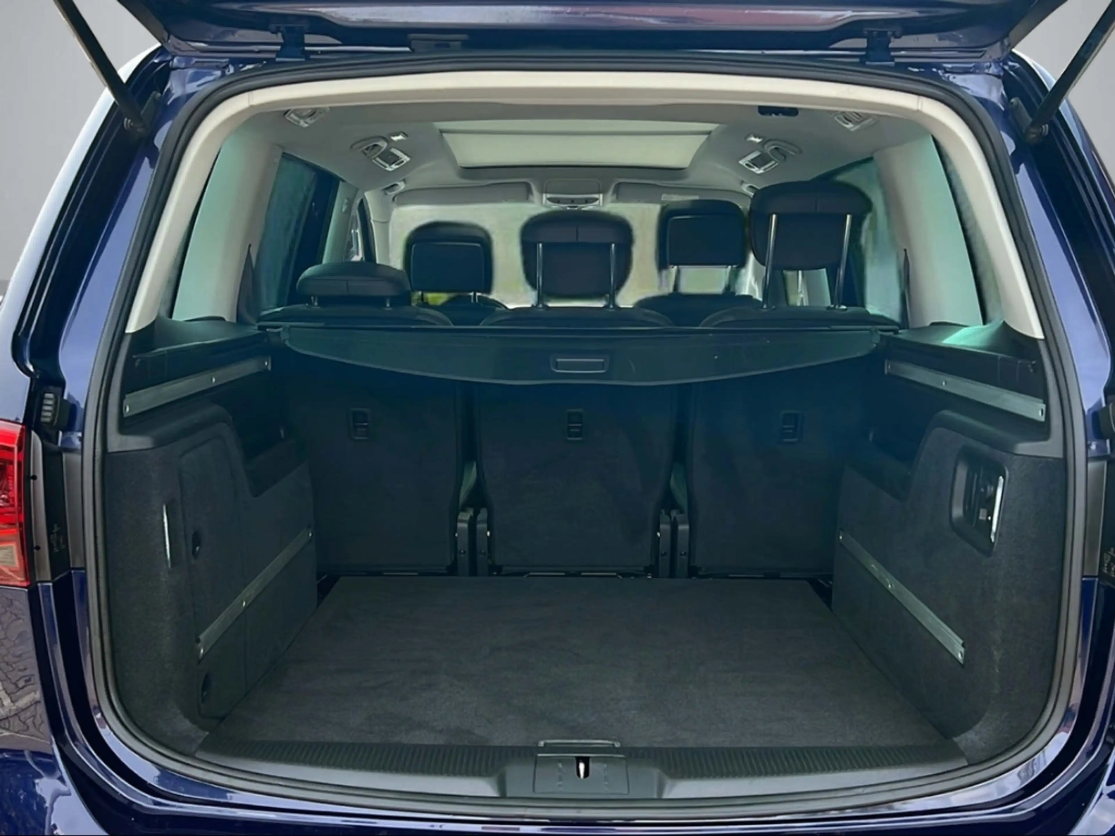 SEAT Alhambra Style AHK-klappbar Leder Soundsystem Bi-Xenon Dyn. — photo 8