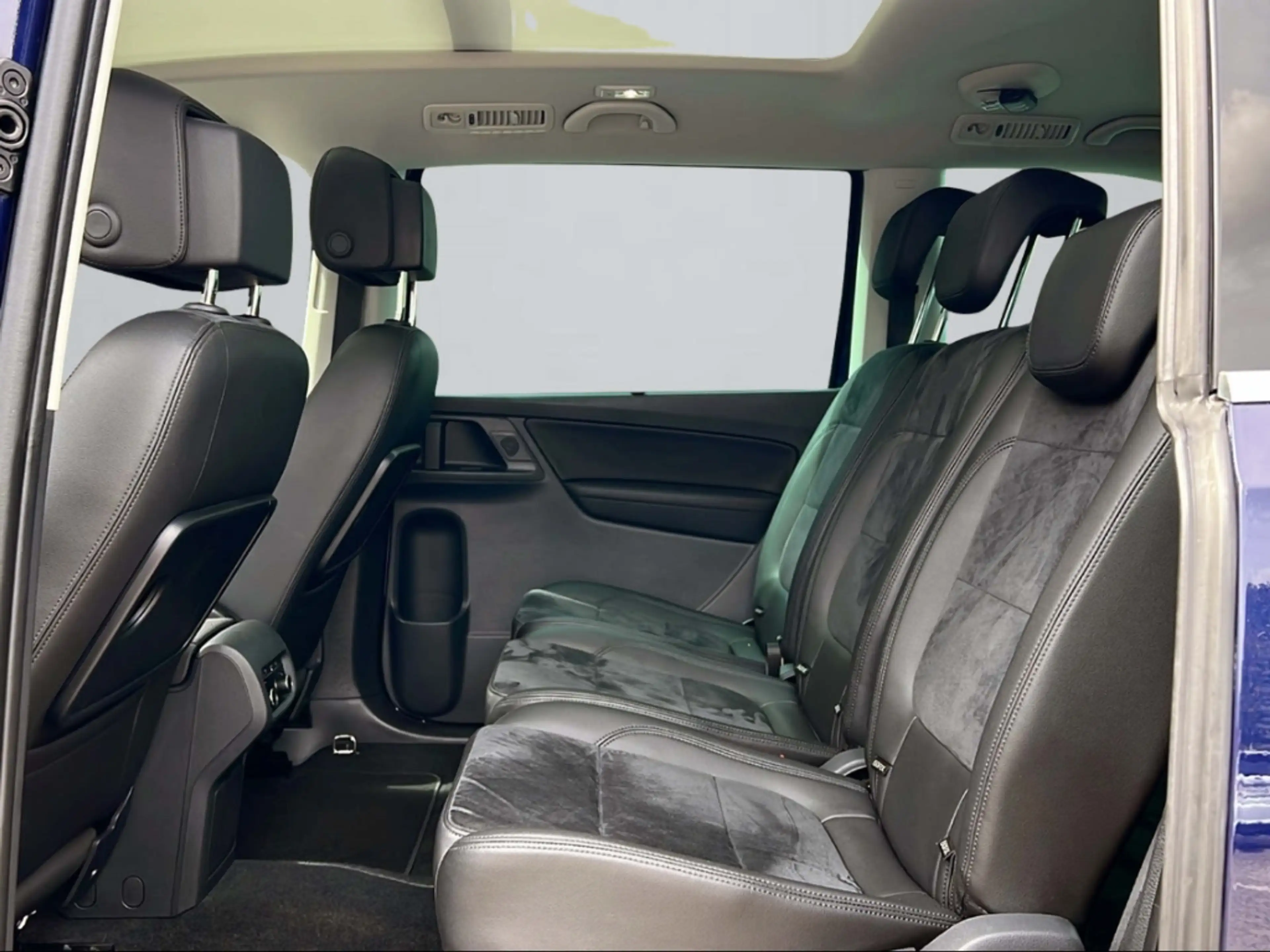 SEAT Alhambra Style AHK-klappbar Leder Soundsystem Bi-Xenon Dyn. — photo 11
