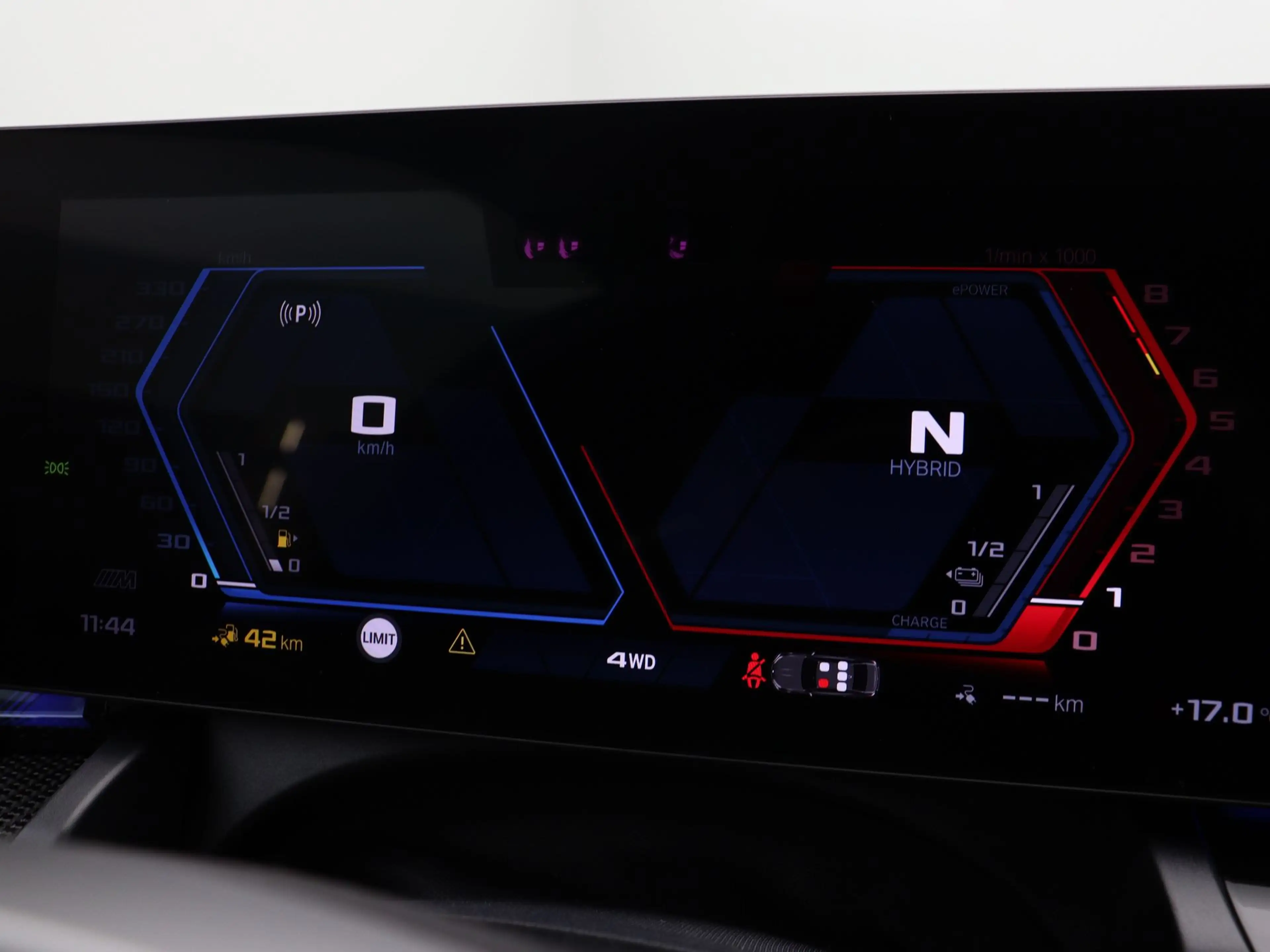 BMW M5 — photo 3