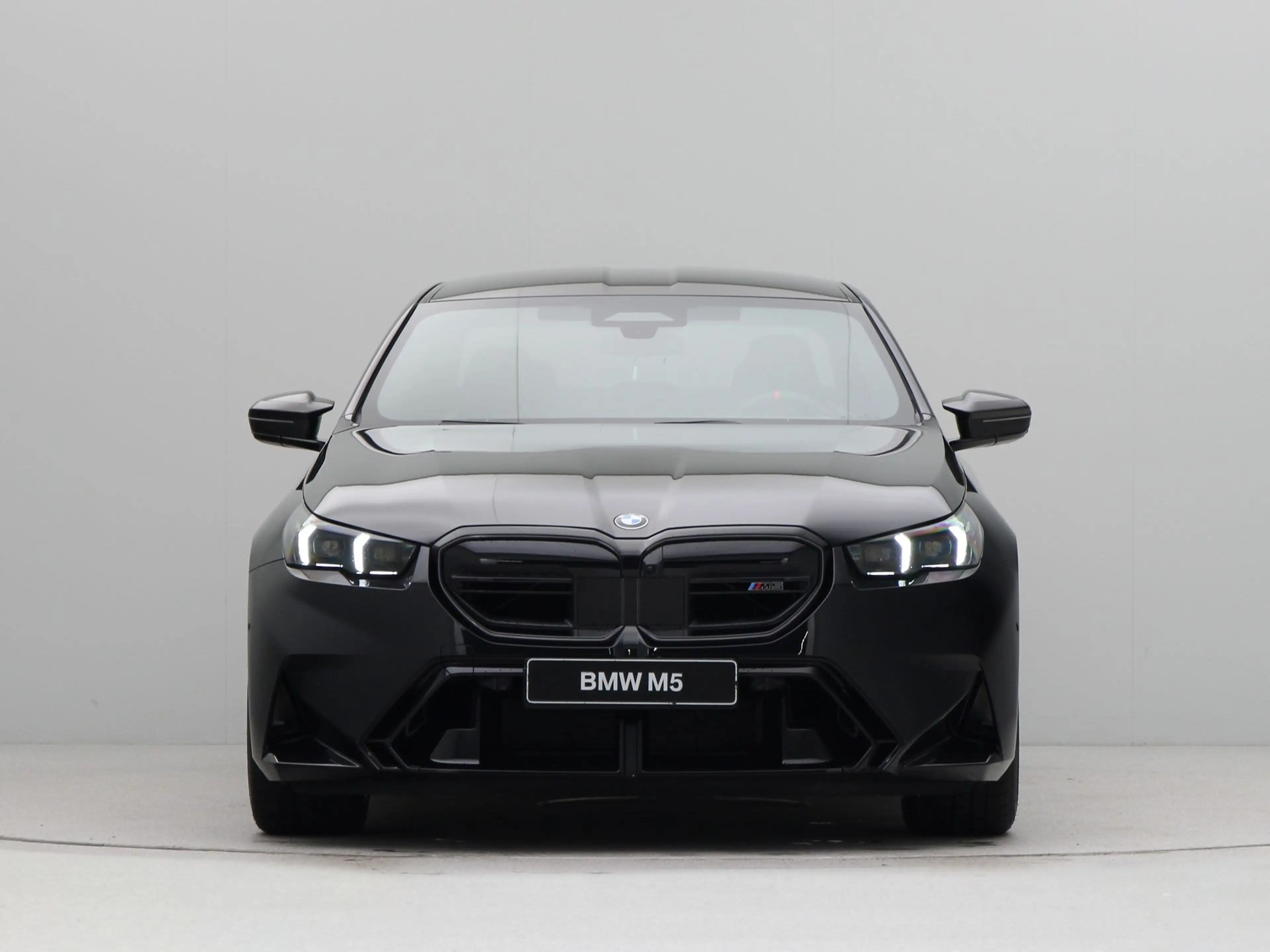 BMW M5 — photo 7