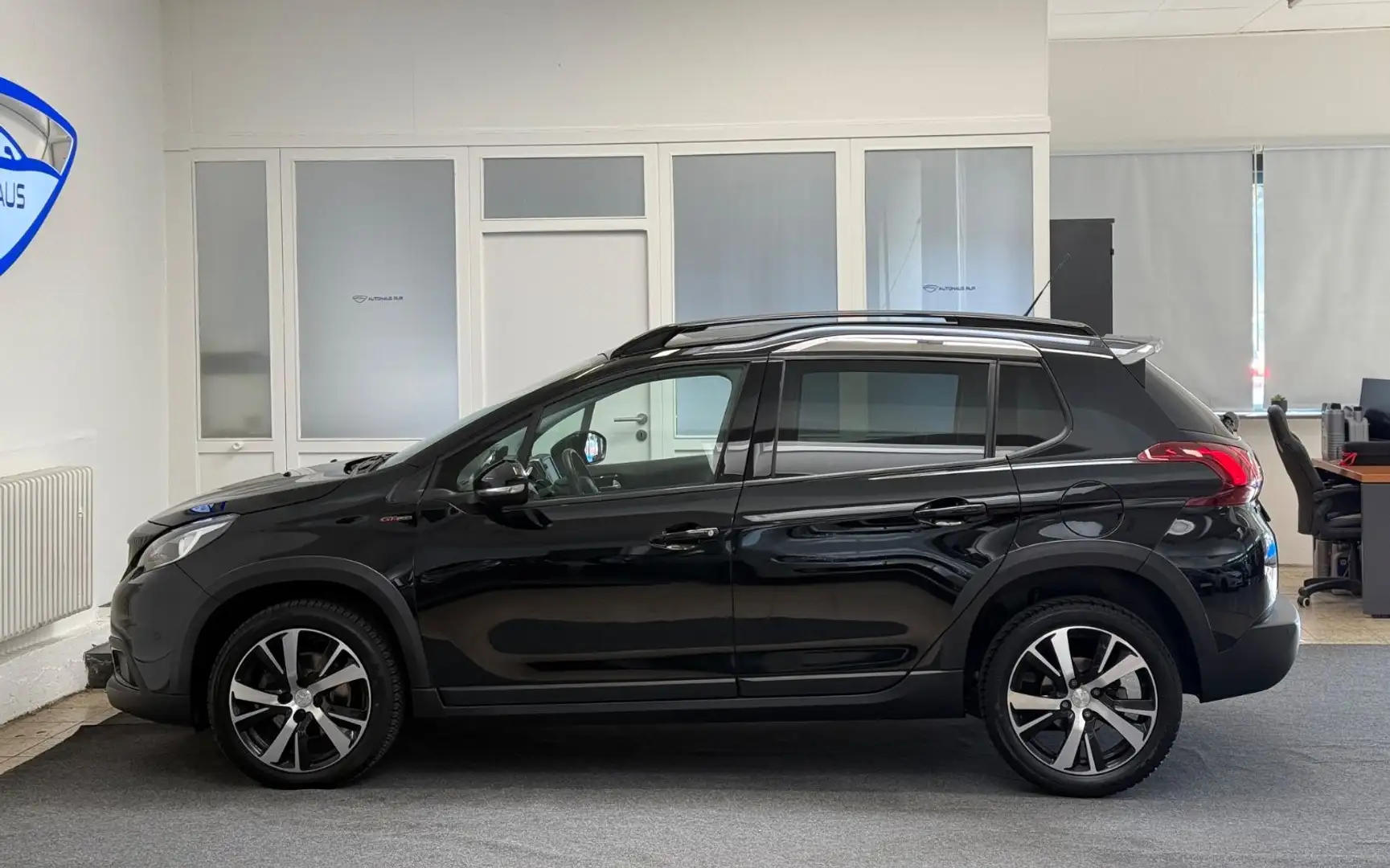Peugeot 2008 Allure/AUTOMATIK/GT LINE/CARPLAY/NUR 66TKM Schwarz - 2
