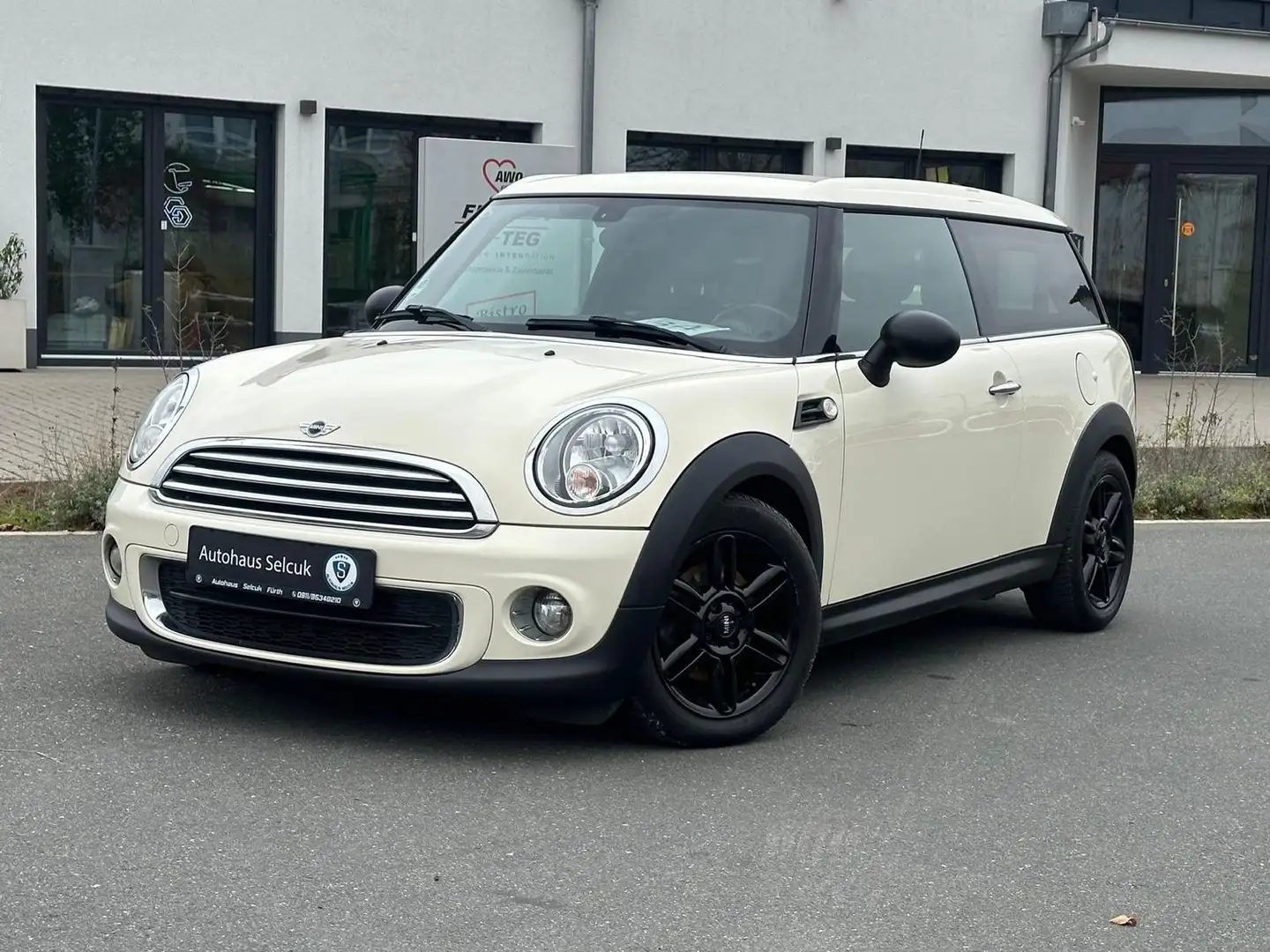 MINI One D Clubman One D *Klimaauto.*SHZ*Navi*Temp.* Bílá - 2