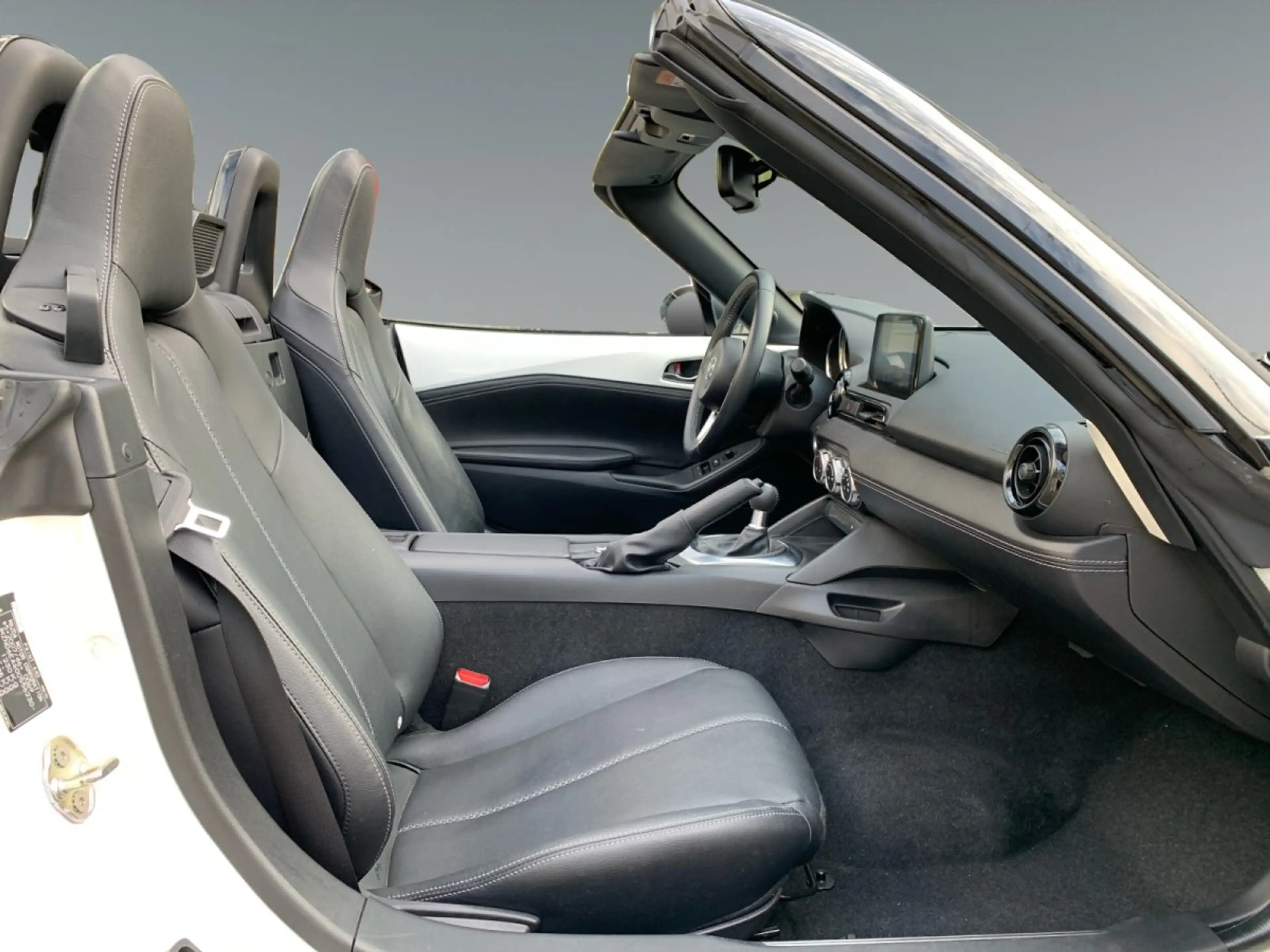 Mazda MX-5 1.5 SKYACTIV-G 132 EU6d Advantage NAVI — photo 14