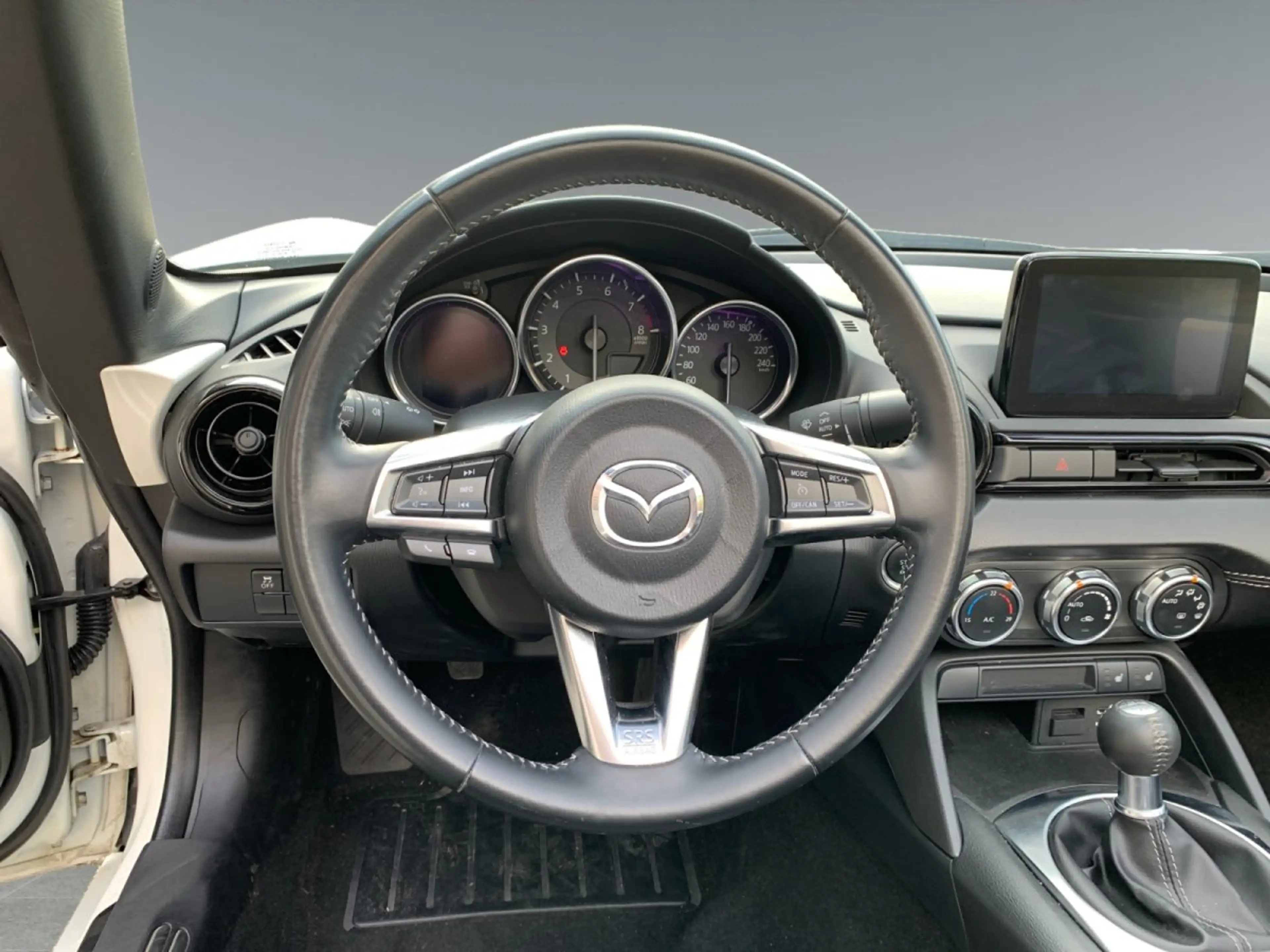 Mazda MX-5 1.5 SKYACTIV-G 132 EU6d Advantage NAVI — photo 12