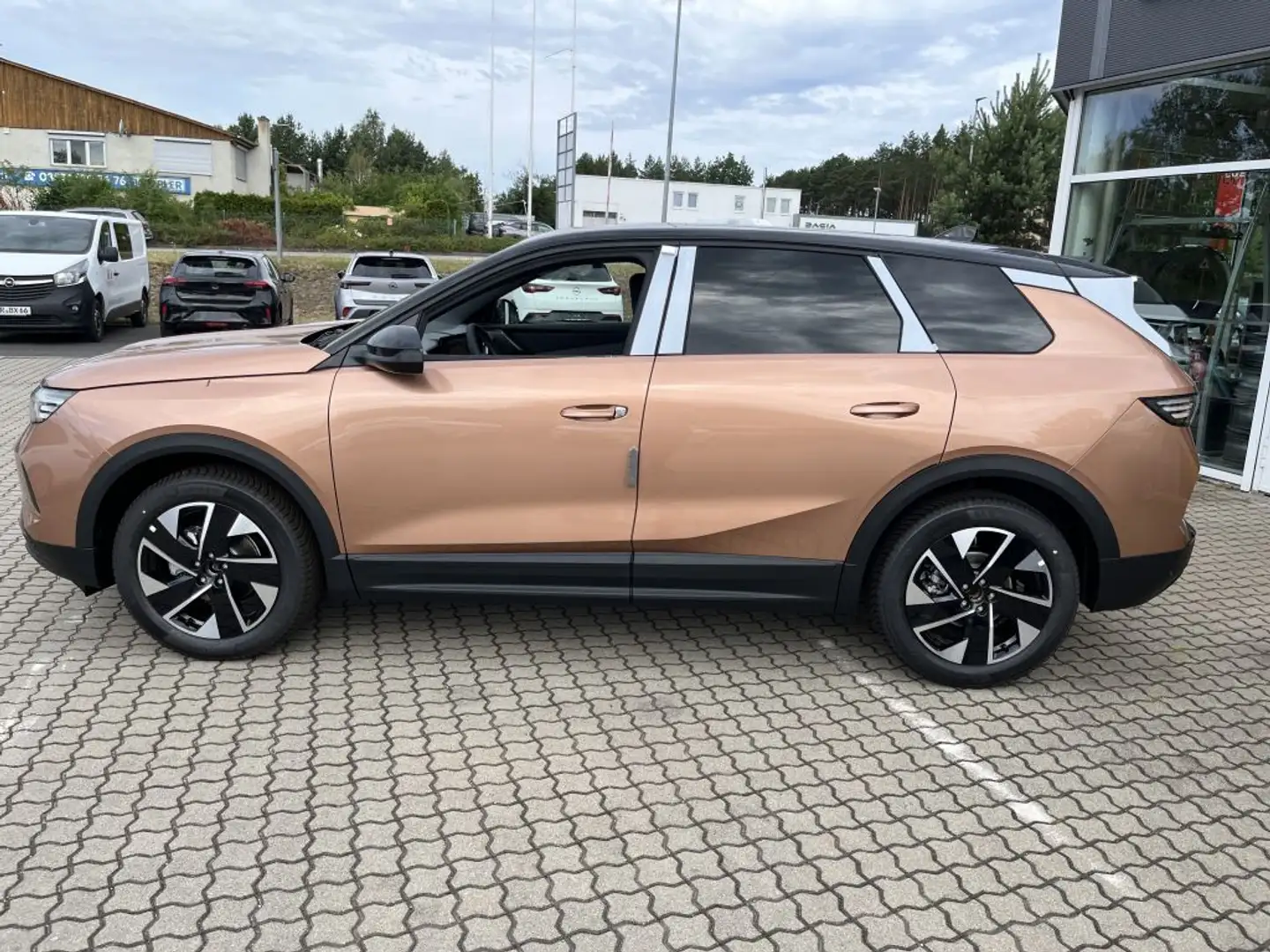 Opel Grandland 1.2 DI Hybrid 48 V Automatik GS Oranje - 2