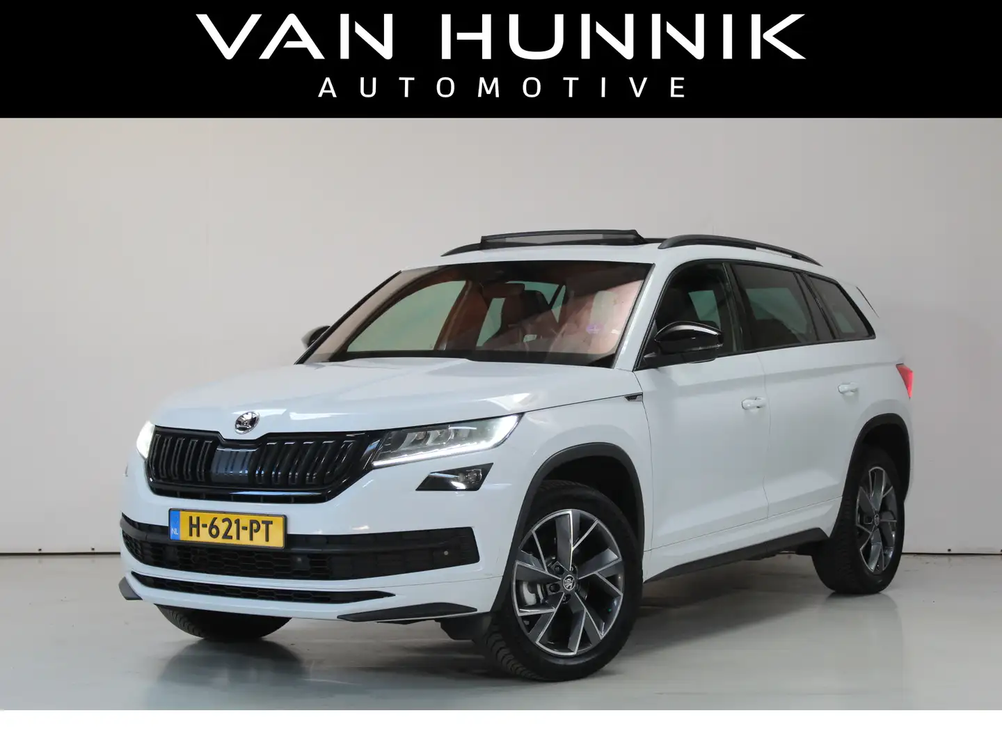 Skoda Kodiaq 1.5 TSI Sportline Bns 7p | Pano | Trekhaak | Sfeer Weiß - 1