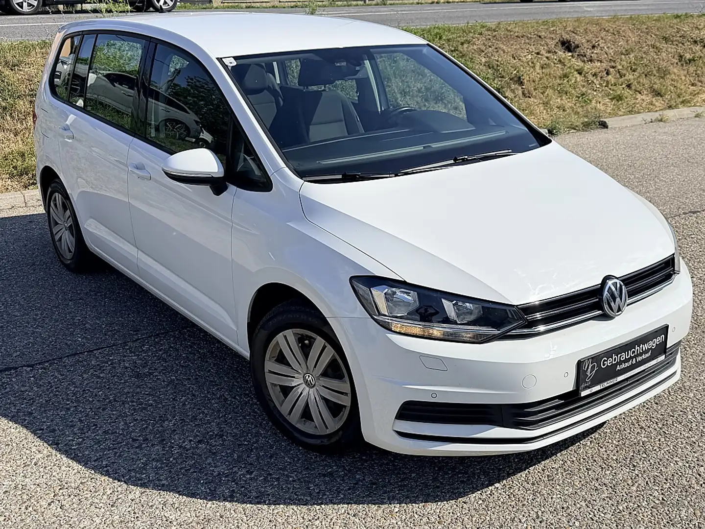 Volkswagen Touran 1,6 SCR TDI *Sehr gepflegt* Weiß - 2