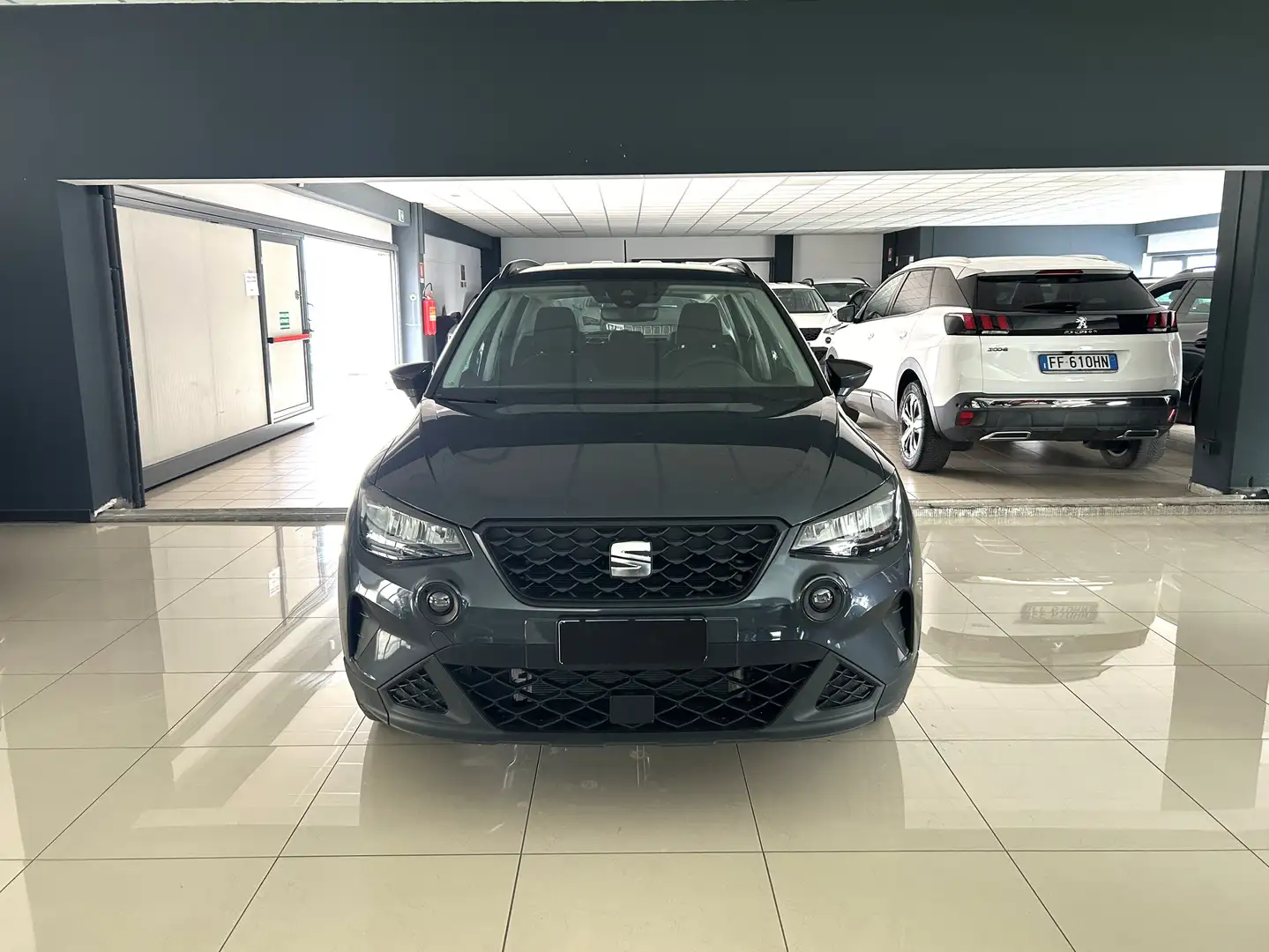 SEAT Arona 1.0 EcoTSI Reference Comfort Pack Grigio - 2