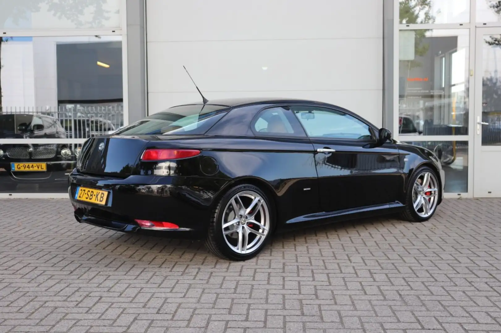 Alfa Romeo GT 3.2 V6 DISTINCTIVE/ORIG.NL/100% GEDOCUMENTEERD! Zwart - 2