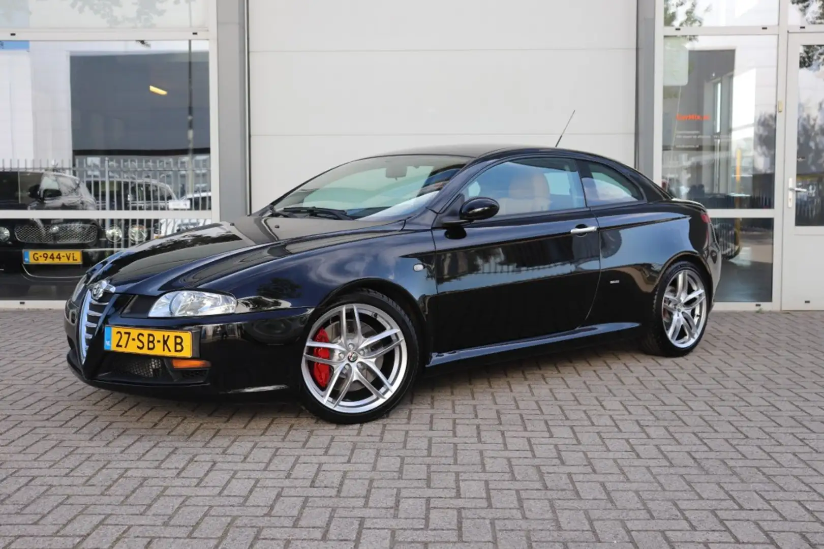 Alfa Romeo GT 3.2 V6 DISTINCTIVE/ORIG.NL/100% GEDOCUMENTEERD! Zwart - 1