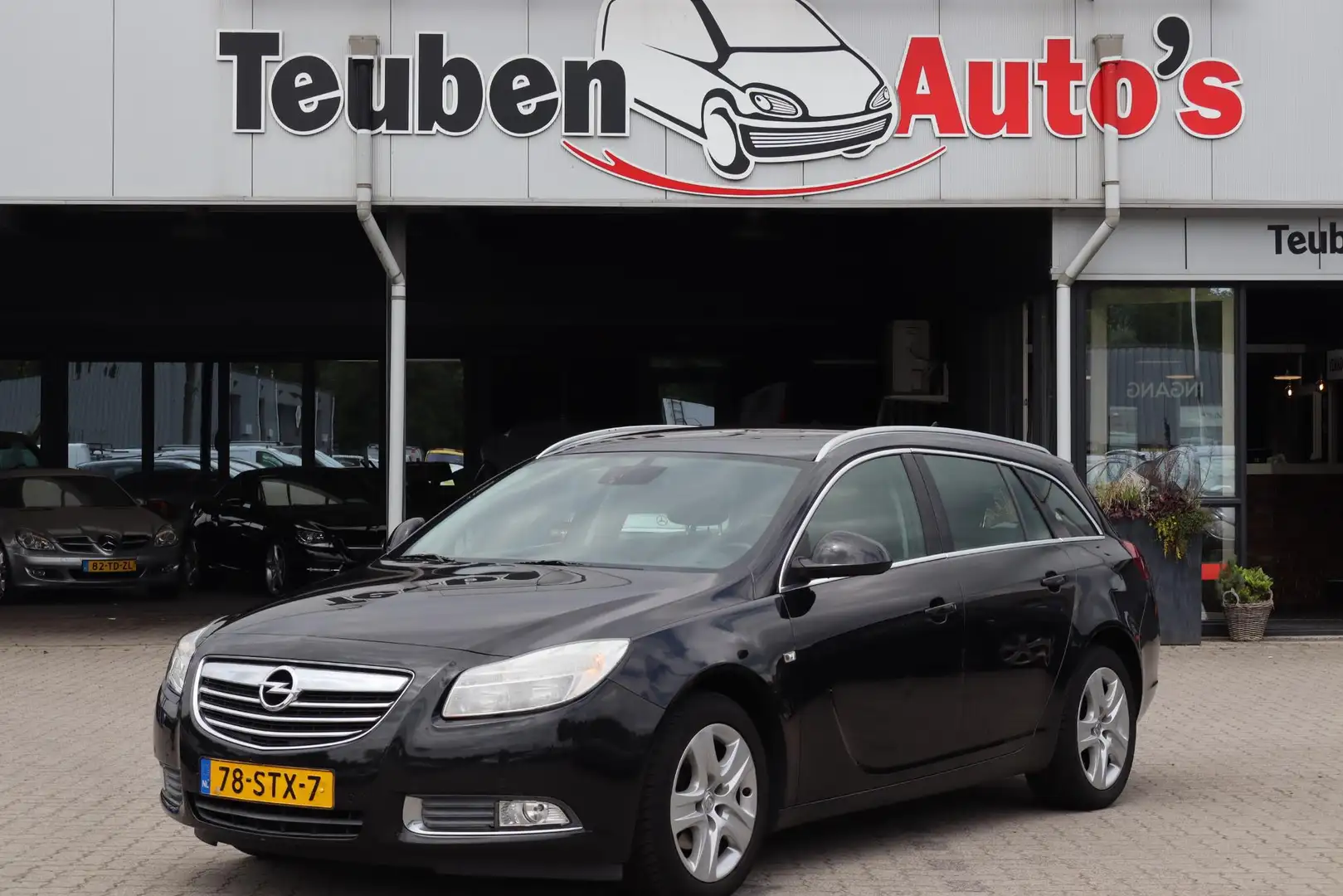 Opel Insignia Sports Tourer 1.4 Turbo EcoFLEX Business Edition Z Schwarz - 1