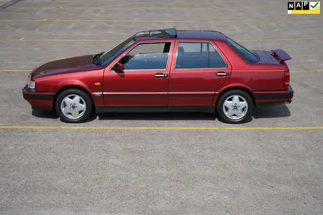 Lancia Thema 3.0 8.32 Ferrari