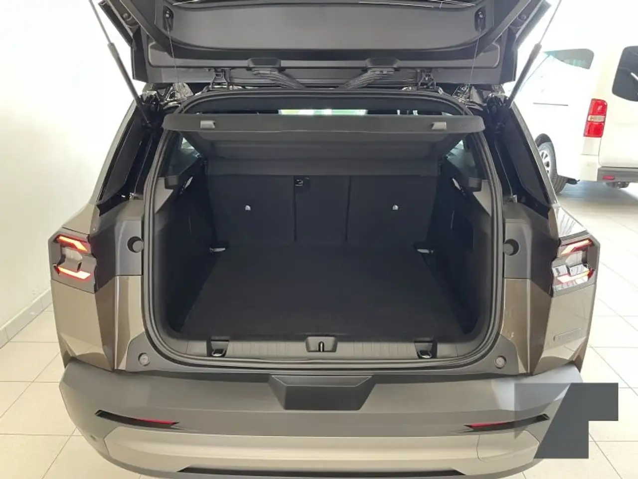 Jeep Compass 1.2 eDCT 107 kW First Edition, миниатюра 13