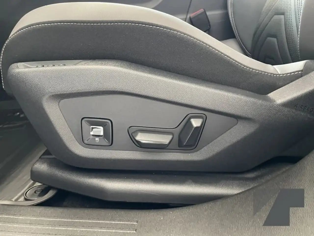 Jeep Compass 1.2 eDCT 107 kW First Edition, миниатюра 25
