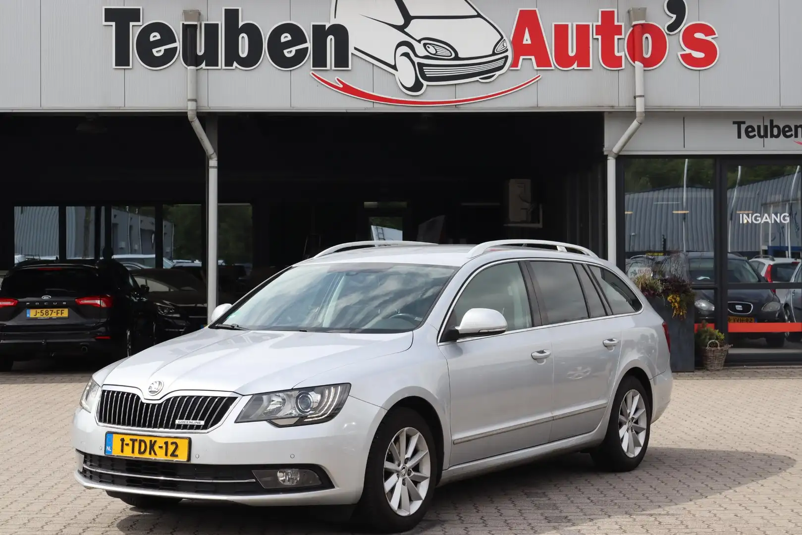 Skoda Superb Combi 1.6 TDI Sprint Pro Navigatie, Cruise control Grijs - 1