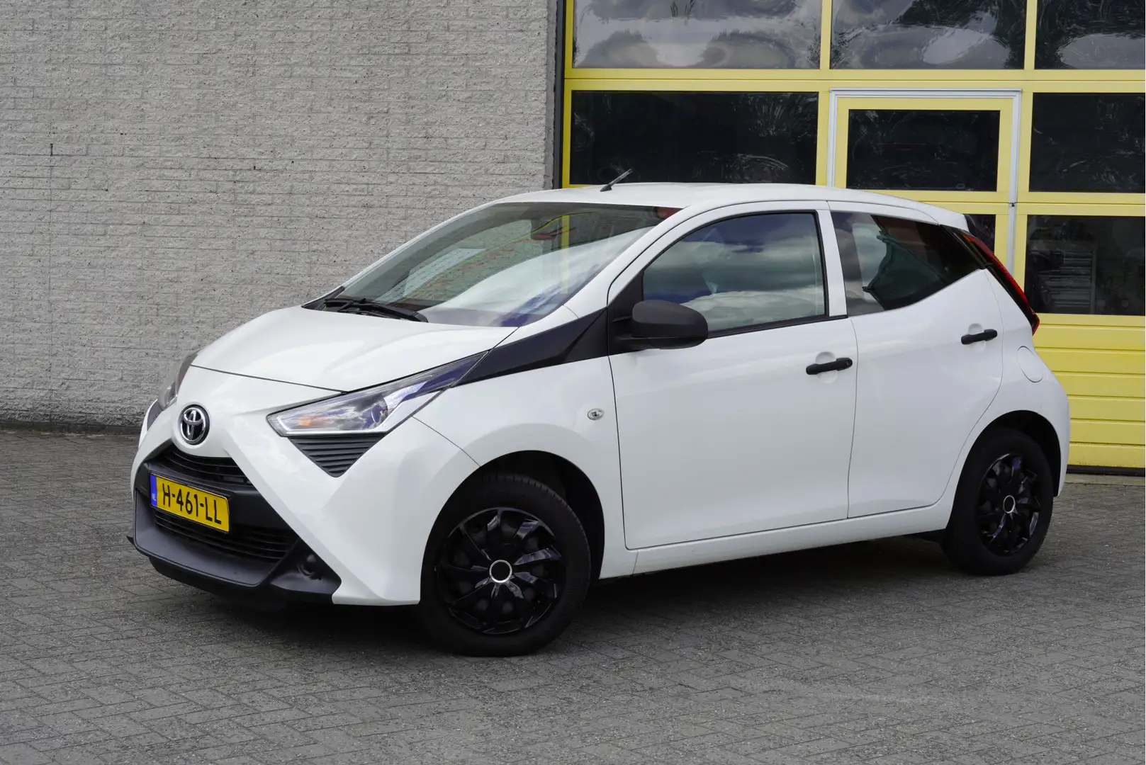 Toyota Aygo 1.0 VVT-i 5drs X-Fun BJ2020 Led | Audio | Airco | Blanco - 2
