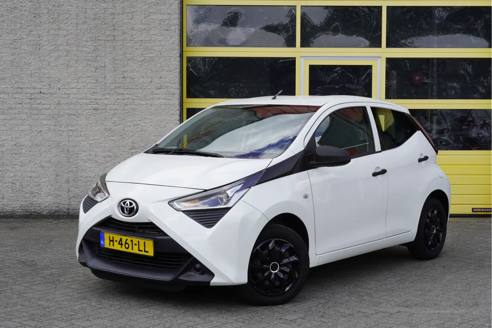 Toyota Aygo 1.0 VVT-i 5drs X-Fun BJ2020 Led | Audio | Airco | Blanco - 1