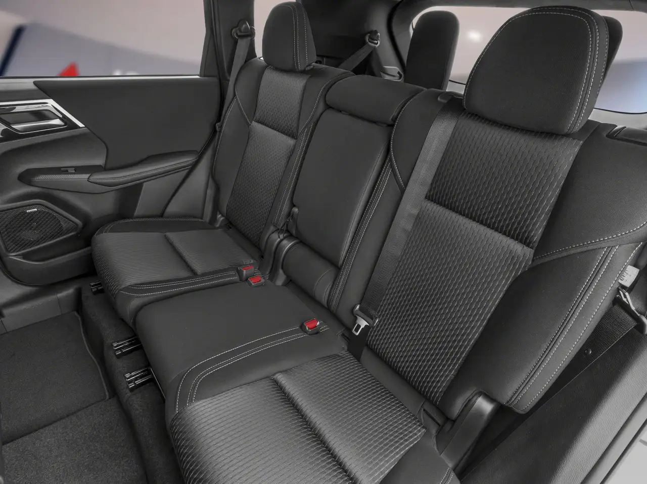 Mitsubishi Outlander снимка Mitsubishi Outlander