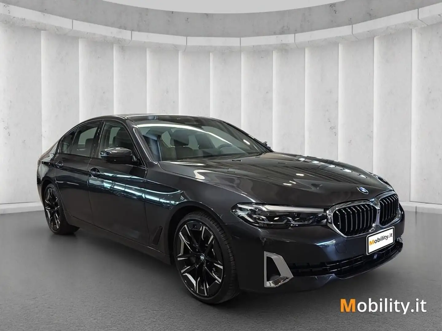 BMW 545 e xdrive Luxury auto Grijs - 2