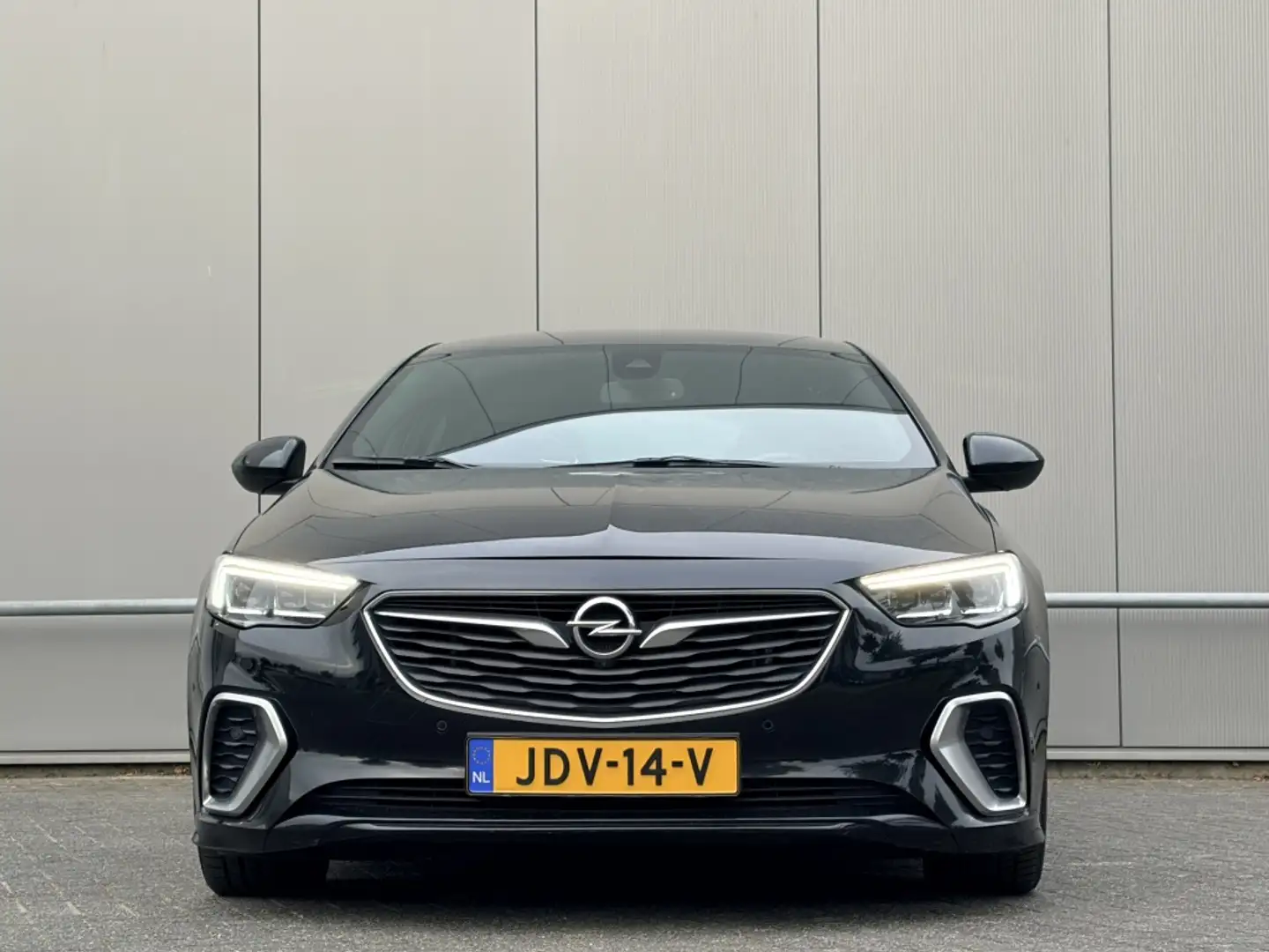 Opel Insignia Grand Sport 2.0 BiTurbo 4x4 GSi - nap! - bomvol - Zwart - 2