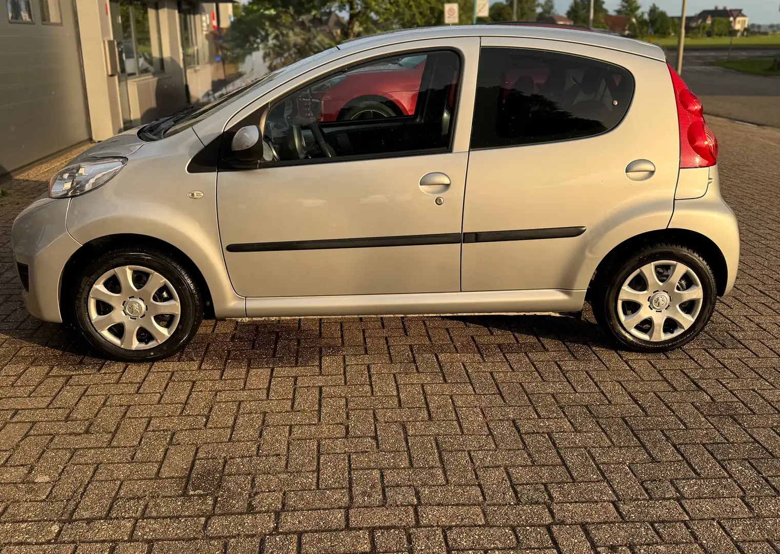 Peugeot 107 107 1.0-12V XS Zilver - 2