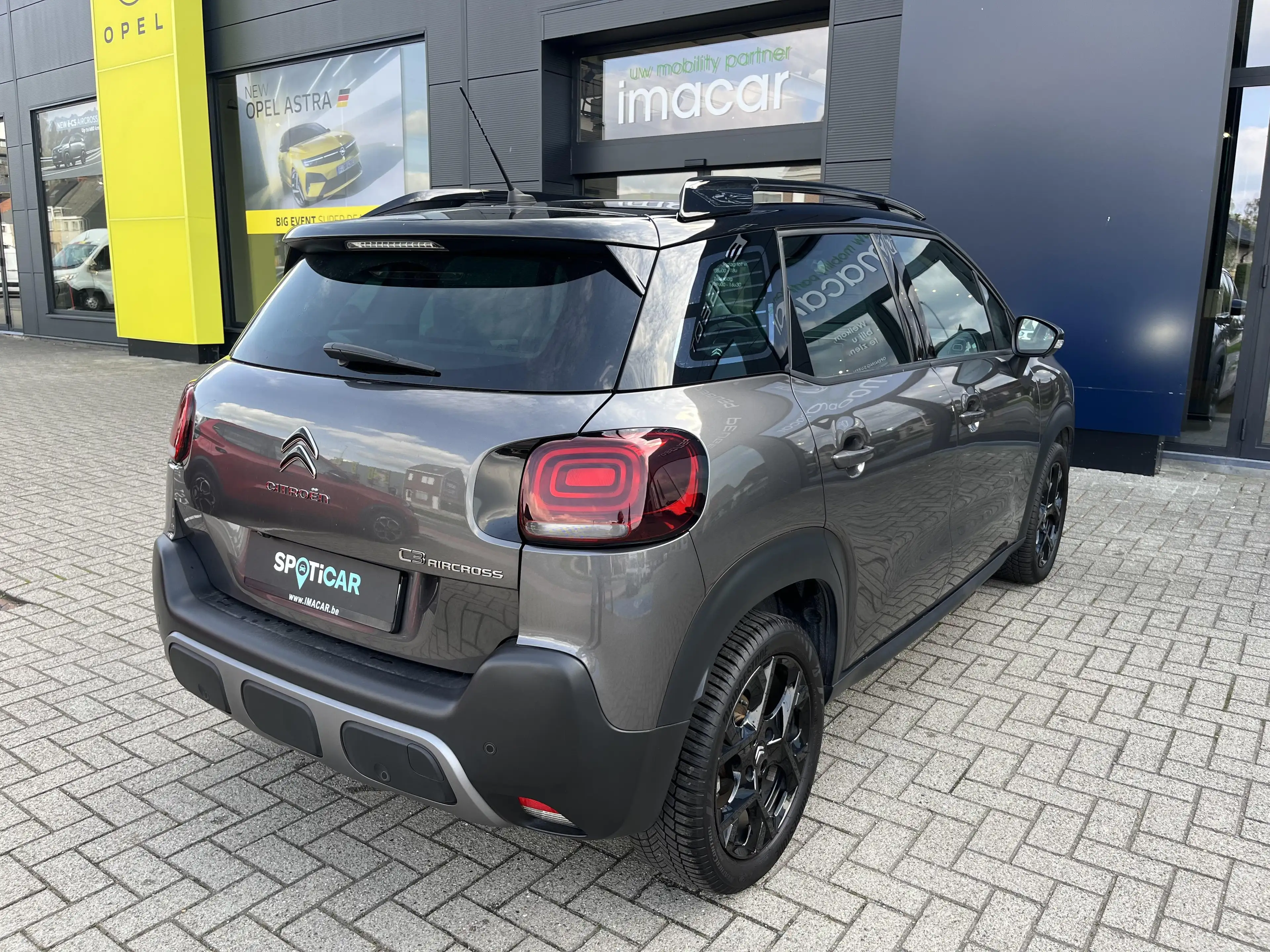 Citroen C3 Aircross 1.2i Max 110PK - SCHUIFDAK + TREKHAAK — photo 3
