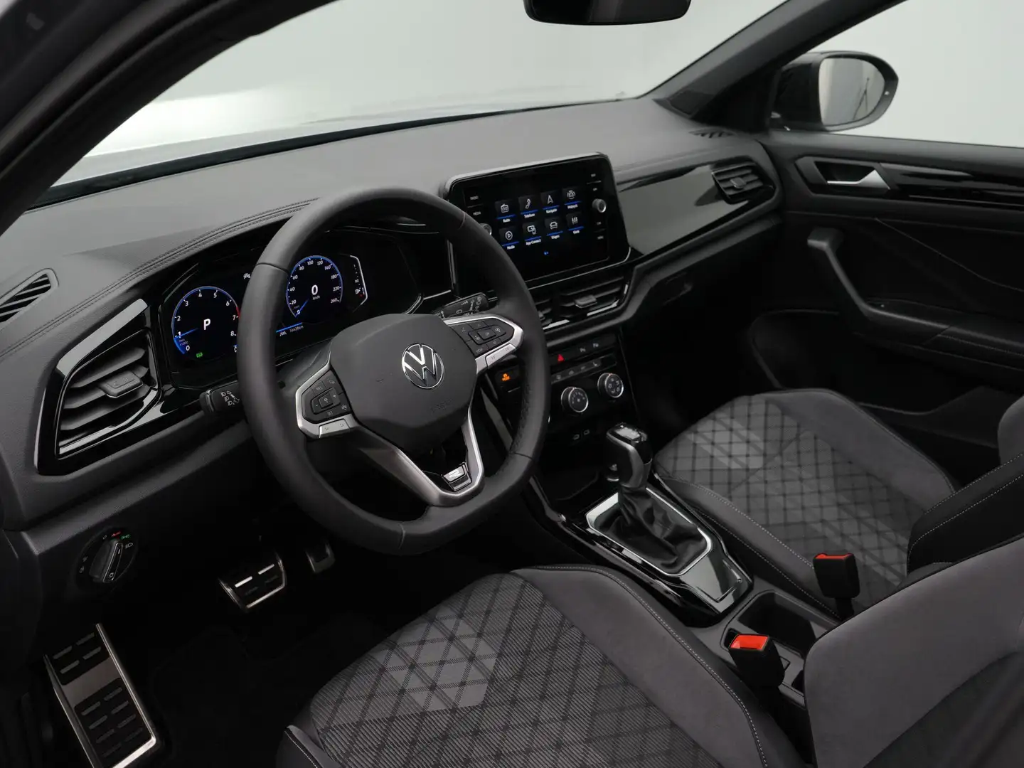 Volkswagen T-Roc 1.5 TSI 150 pk DSG R-Line Edition | Panoramadak | Gris - 2