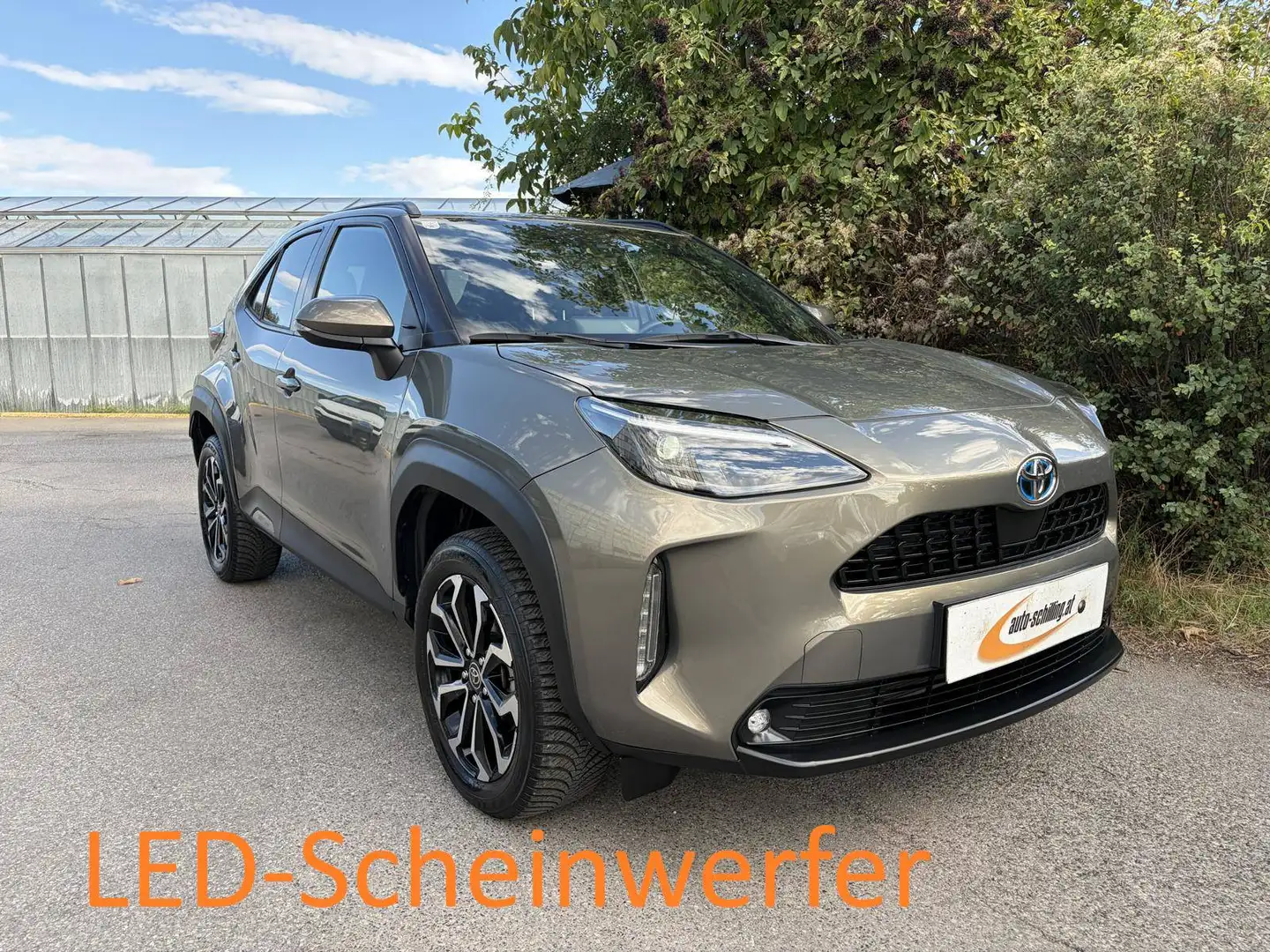 Toyota Yaris Cross 1,5 VVT-i Hybrid Active Drive Aut. LED CarPlay Kamera Relax Garantie Braun - 1