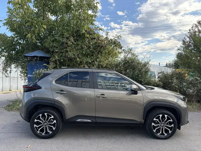 Toyota Yaris Cross view 2